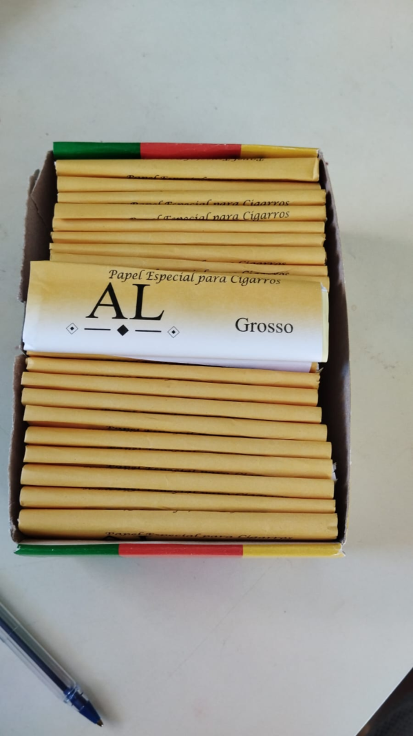 Papel especial para cigarros Grosso